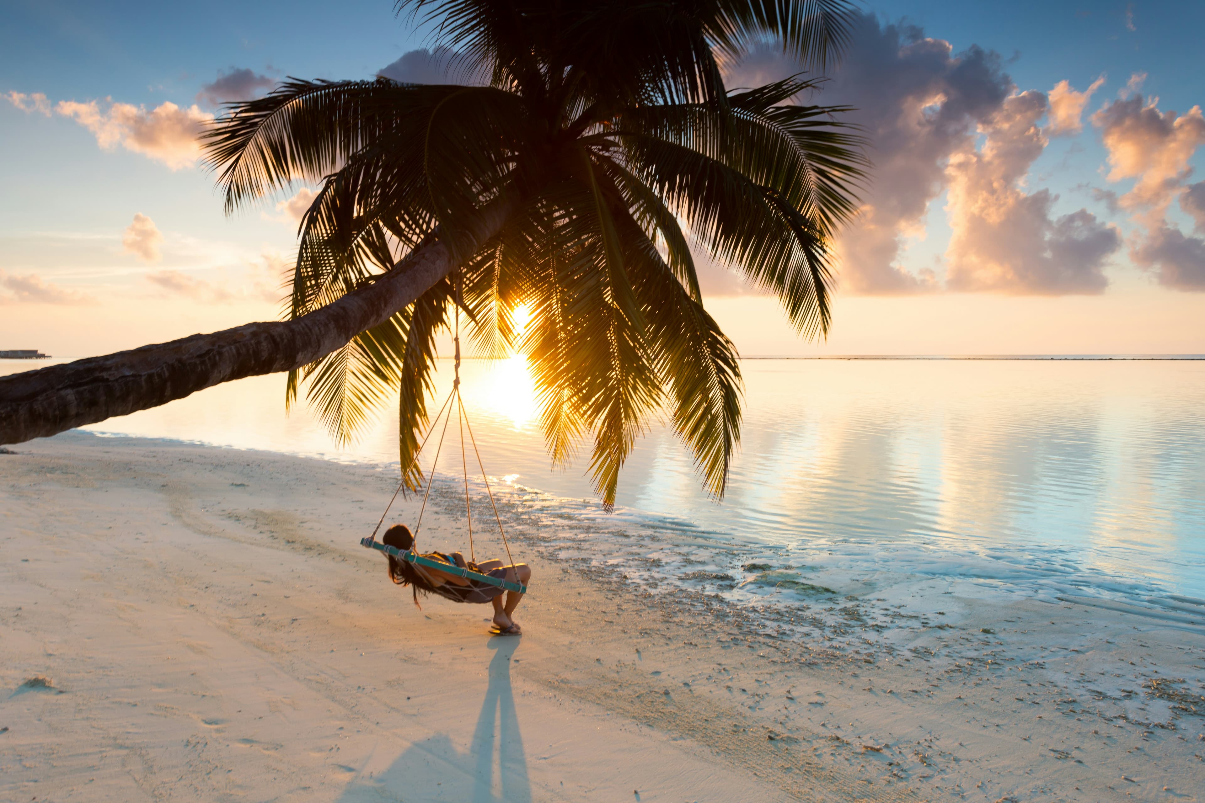Beautiful Maldivian resort with overwater bungalows